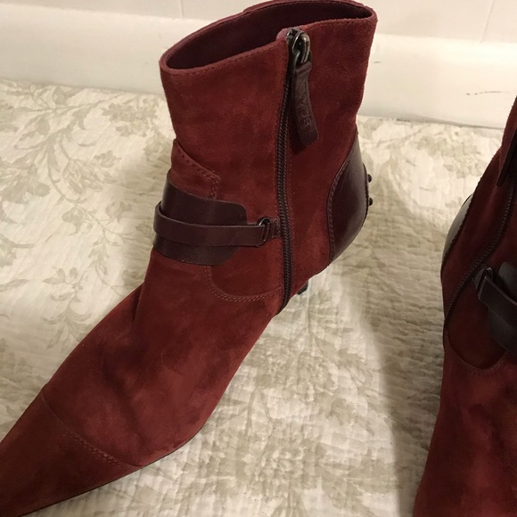 Tod’s suede victorian heel booties pointed 8.5 - Picture 2 of 8